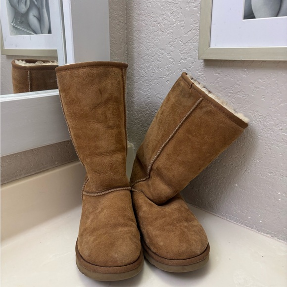 UGG Shearling Boots in Tan - Picture 2 of 7